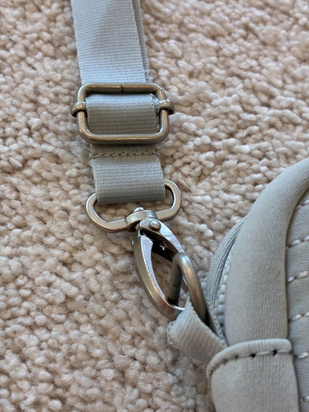Vooray Companion Crossbody Bag Purse - Picture 5 of 12